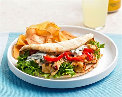 How many carbs are in fit chicken salad pita - calories, carbs, nutrition