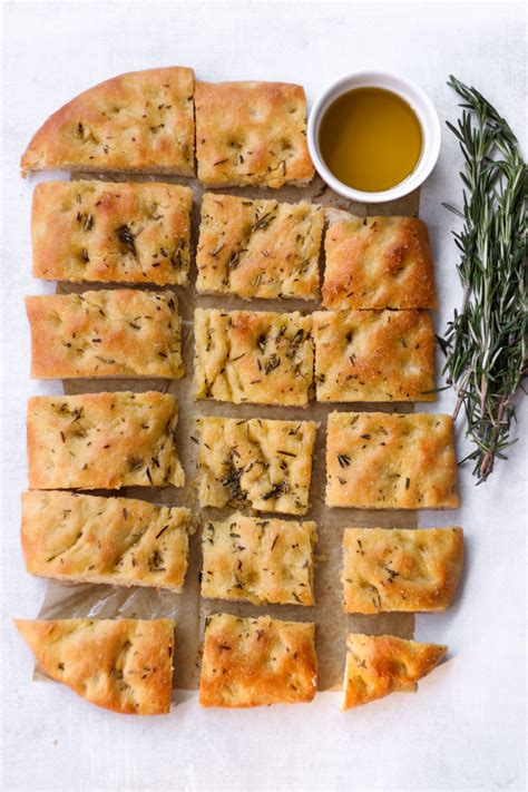 How many carbs are in focaccia rolls - calories, carbs, nutrition