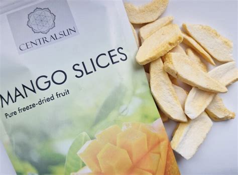 How many carbs are in freeze-dried mango slices - calories, carbs, nutrition