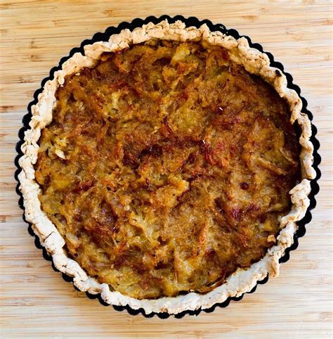 How many carbs are in french onion tart - calories, carbs, nutrition