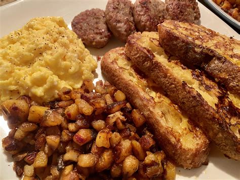 How many carbs are in french toast platter with sausage, homefries cantaloupe - calories, carbs, nutrition