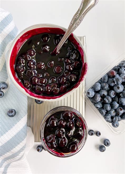 How many carbs are in fresh berry compote - calories, carbs, nutrition
