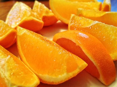 How many carbs are in fresh orange wedges - calories, carbs, nutrition