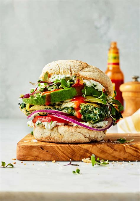 How many carbs are in fresh vegetable breakfast sandwich - calories, carbs, nutrition