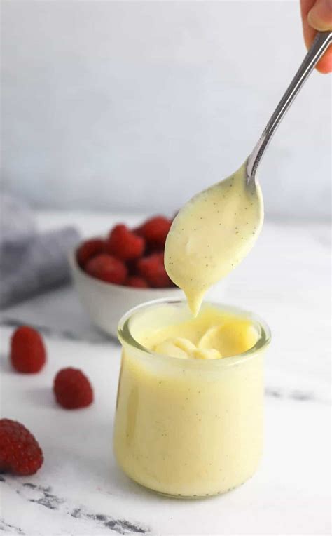 How many carbs are in freshly made custard sauce - calories, carbs, nutrition