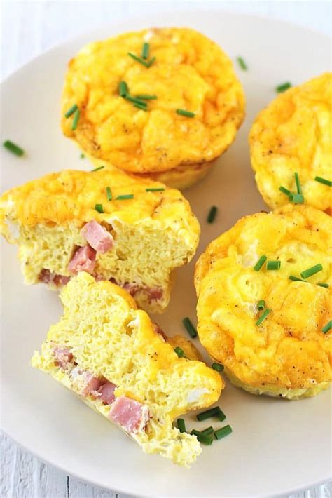 How many carbs are in fried egg o'muffin with ham and fruit salad - calories, carbs, nutrition