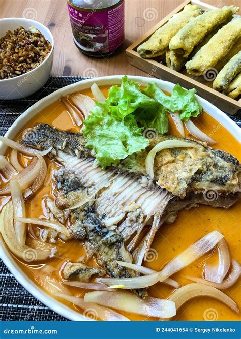 How many carbs are in fried flounder with vegetables & rice - calories, carbs, nutrition
