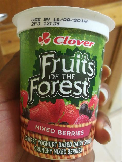 How many carbs are in fruits of the forest yoghurt - calories, carbs, nutrition