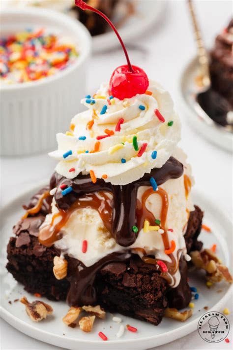 How many carbs are in fudge brownie sundae - calories, carbs, nutrition