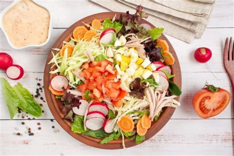 How many carbs are in garden fresh chef salad with tuna - calories, carbs, nutrition