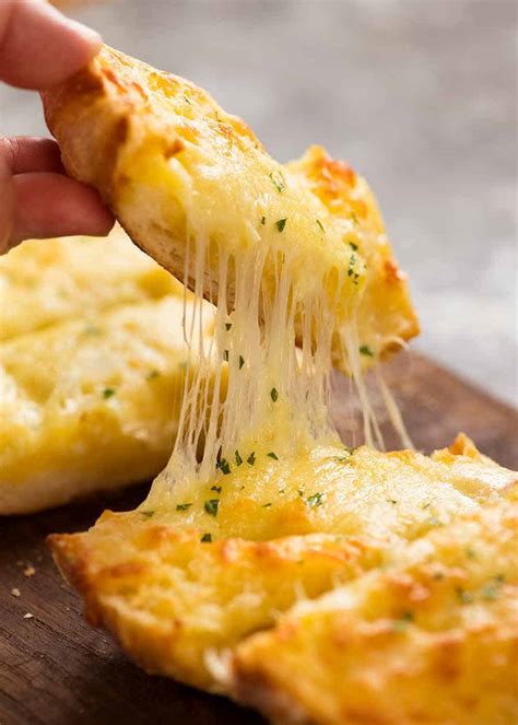 How many carbs are in garlic cheesy bread - calories, carbs, nutrition