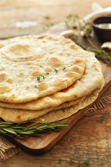 How many carbs are in garlic flatbread - calories, carbs, nutrition