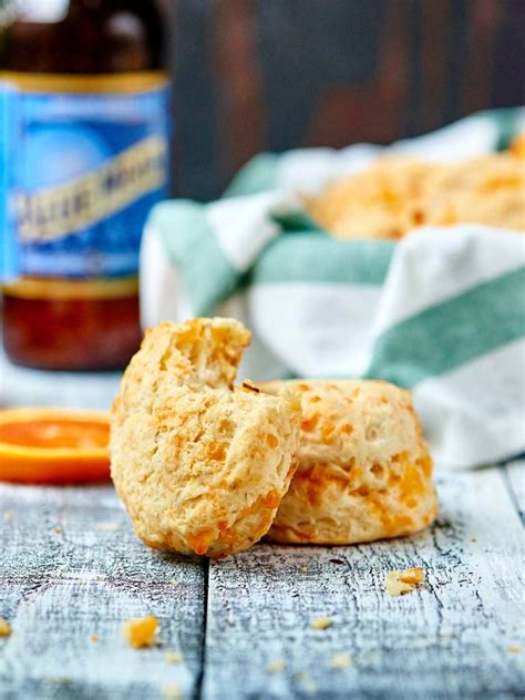 How many carbs are in garlic herb beer biscuits - calories, carbs, nutrition