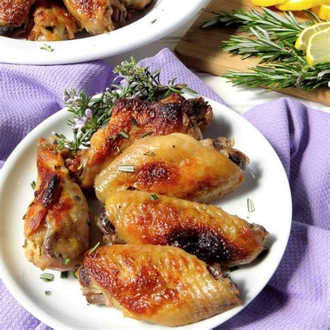 How many carbs are in garlic thyme roasted chicken wings - calories, carbs, nutrition