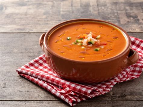 How many carbs are in gazpacho soup 12 oz - calories, carbs, nutrition