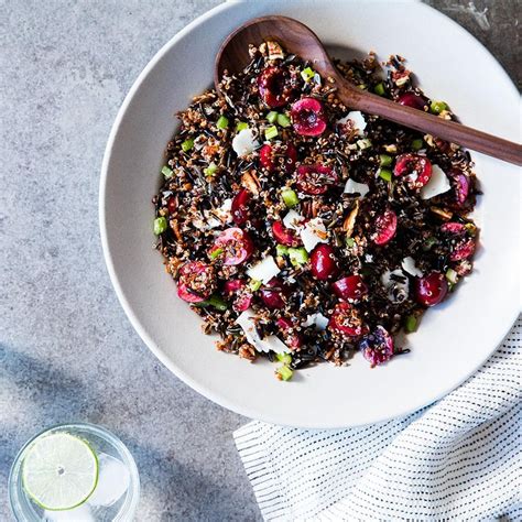 How many carbs are in grain salad with wild rice quinoa cranberries scallions radish and mint (108046.0) - calories, carbs, nutrition