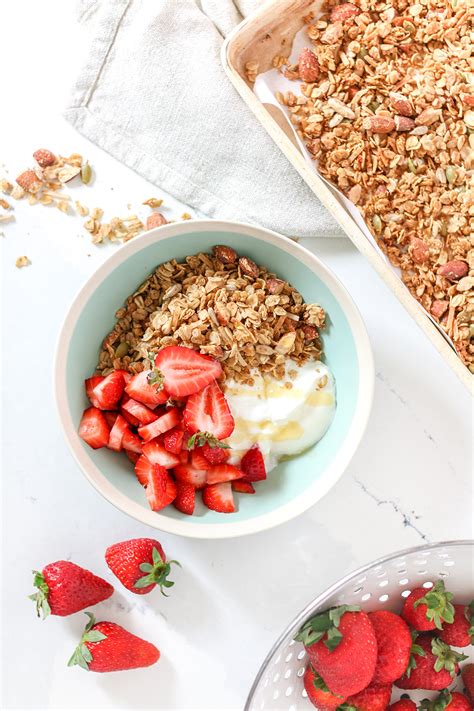 How many carbs are in granola yogurt parfait - calories, carbs, nutrition