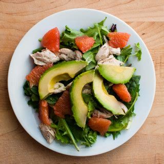 How many carbs are in grapefruit chicken avocado salad (13906.0) - calories, carbs, nutrition