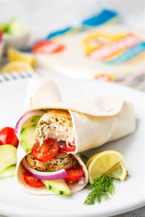 How many carbs are in greek chicken wrap - calories, carbs, nutrition