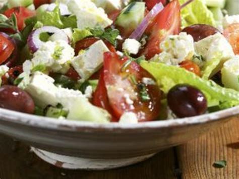 How many carbs are in greek salad plate - calories, carbs, nutrition