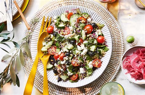 How many carbs are in greek style grains salad (8oz) - calories, carbs, nutrition