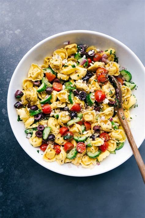 How many carbs are in greek tortellini salad - calories, carbs, nutrition