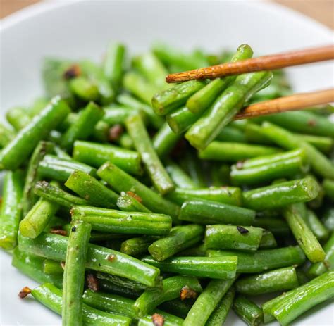 How many carbs are in green beans fresh stir fry garlic & soy 1 oz - calories, carbs, nutrition