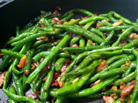 How many carbs are in green beans with bacon and onion - calories, carbs, nutrition