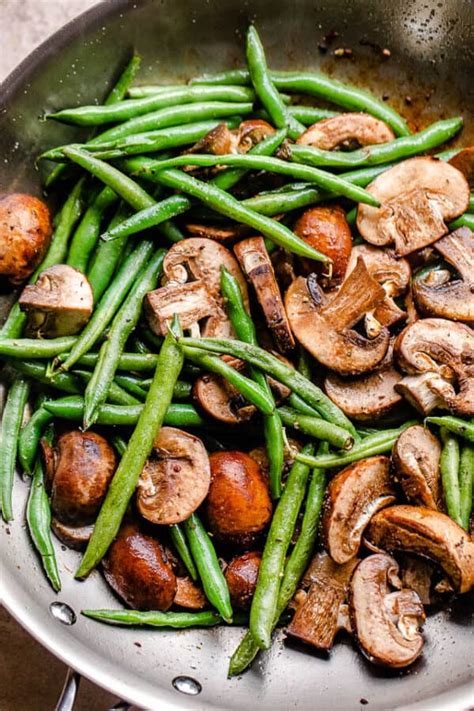 How many carbs are in green beans with caramelized onions and mushrooms - calories, carbs, nutrition