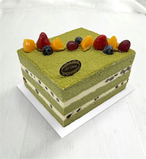 How many carbs are in green tea pastry roll - calories, carbs, nutrition