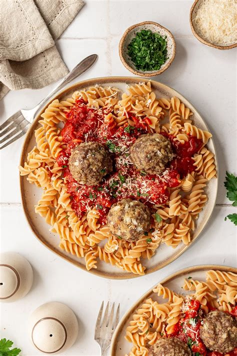 How many carbs are in grid casserette rotini meatball - calories, carbs, nutrition