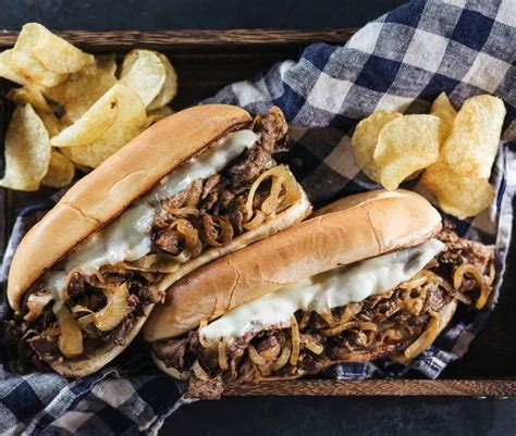 How many carbs are in grill sand philly cheesesteak chipotle - calories, carbs, nutrition