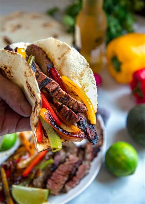 How many carbs are in grilled beef fajitas (1) - calories, carbs, nutrition