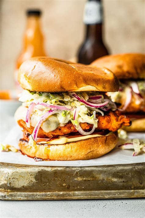 How many carbs are in grilled buffalo chicken sandwich - calories, carbs, nutrition