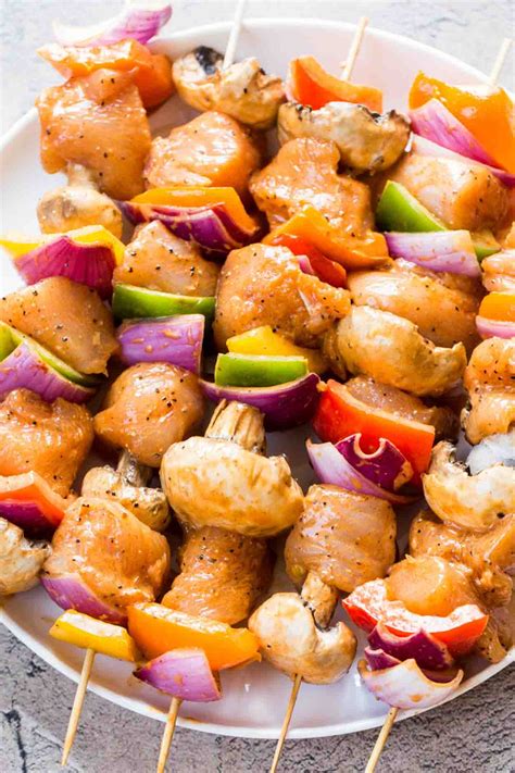 How many carbs are in grilled chicken and summer vegetable kabobs - calories, carbs, nutrition