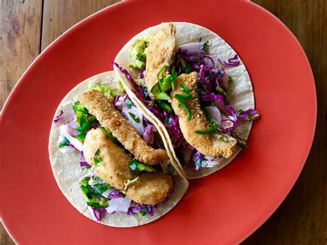 How many carbs are in grilled fish tacos with fennel slaw - calories, carbs, nutrition