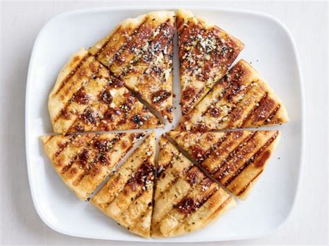 How many carbs are in grilled flat bread with garlic - calories, carbs, nutrition