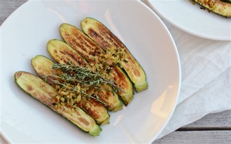 How many carbs are in grilled herbed zucchini - calories, carbs, nutrition