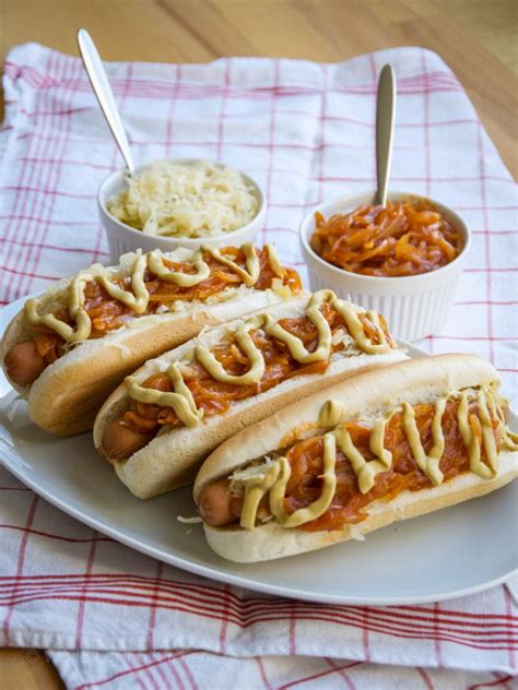 How many carbs are in grilled new york style hot dog - calories, carbs, nutrition