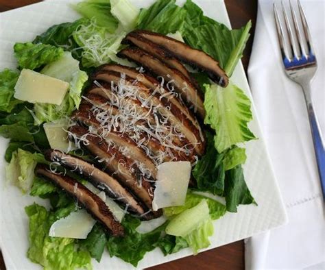 How many carbs are in grilled portobello caesar salad - calories, carbs, nutrition