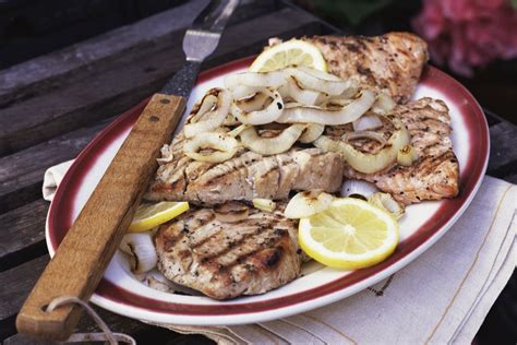 How many carbs are in grilled swordfish - calories, carbs, nutrition