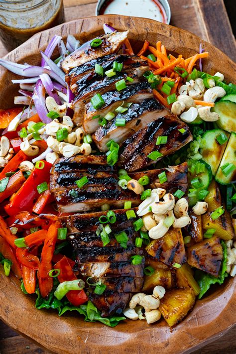 How many carbs are in grilled teriyaki beef jazz salad, oriental dressing - calories, carbs, nutrition