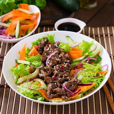 How many carbs are in grilled teriyaki beef jazz salad, with dressing - calories, carbs, nutrition