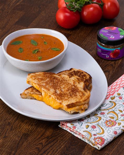 How many carbs are in grilled two cheese with roasted tomato - calories, carbs, nutrition