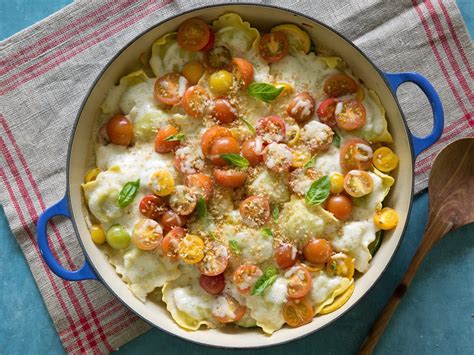 How many carbs are in grilled vegetable ravioli with alfredo - calories, carbs, nutrition