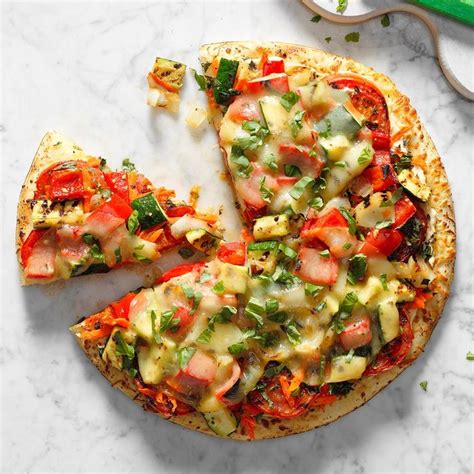 How many carbs are in grilled vegetarian pizza - calories, carbs, nutrition