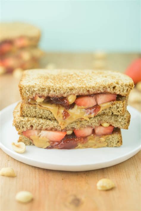 How many carbs are in grown up peanut butter and jelly sandwich - calories, carbs, nutrition