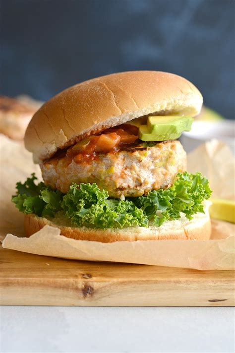 How many carbs are in guacamole chicken burger - calories, carbs, nutrition