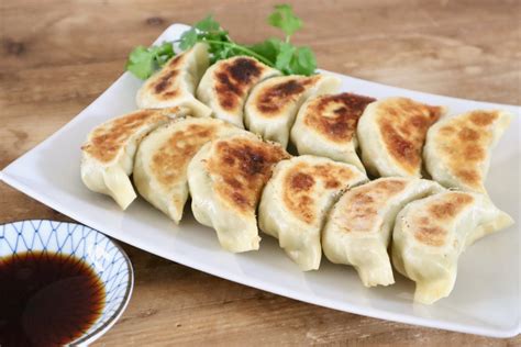 How many carbs are in gyoza (34113.2) - calories, carbs, nutrition