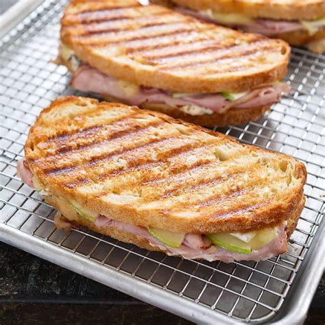 How many carbs are in ham, apple, brie whole wheat panini - calories, carbs, nutrition